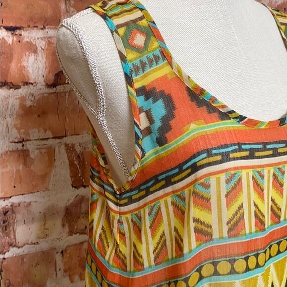Umgee sheer sleeveless blouse - Picture 4 of 8